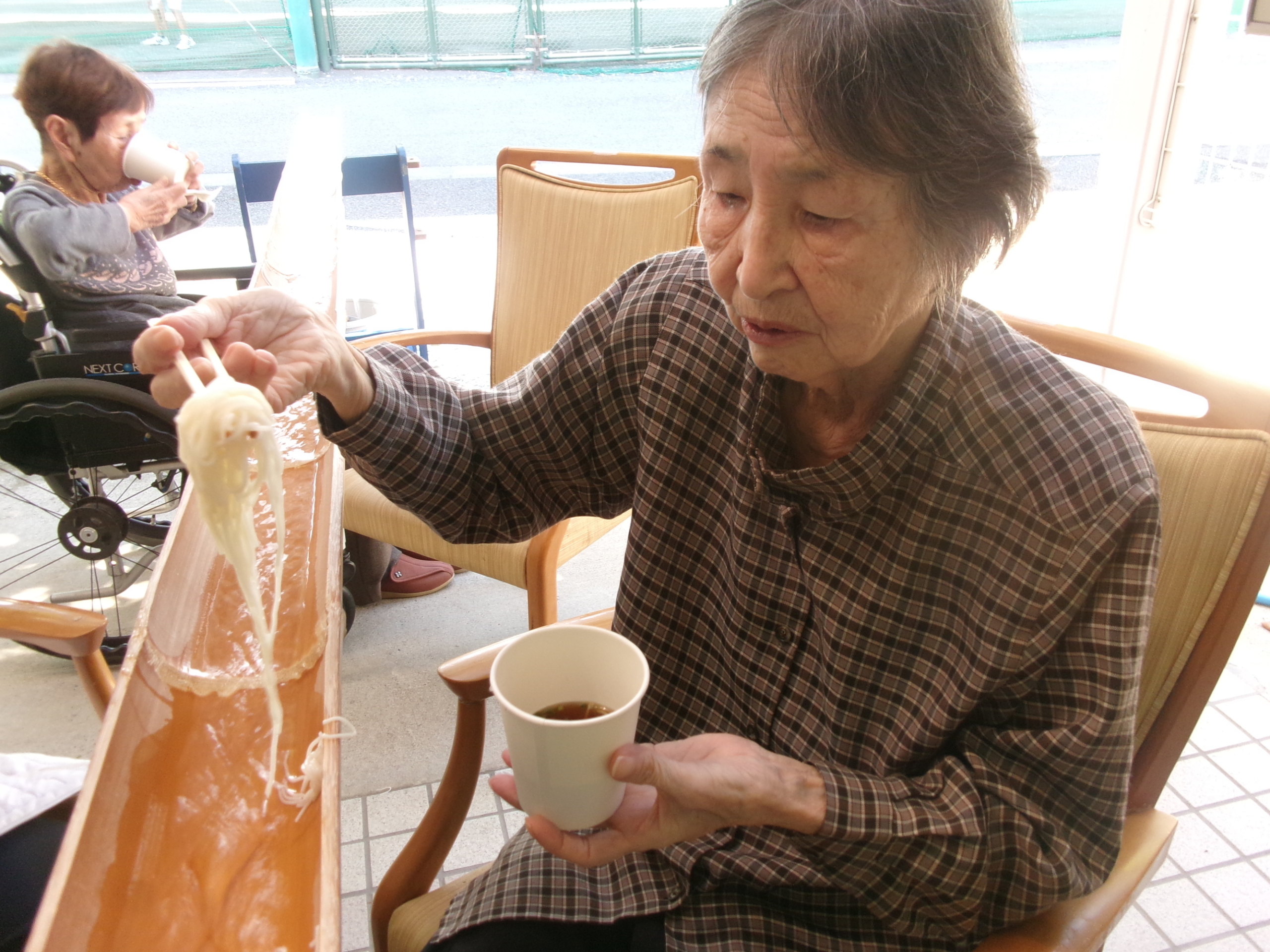 流しそうめん-1　ニチイホーム上星川
