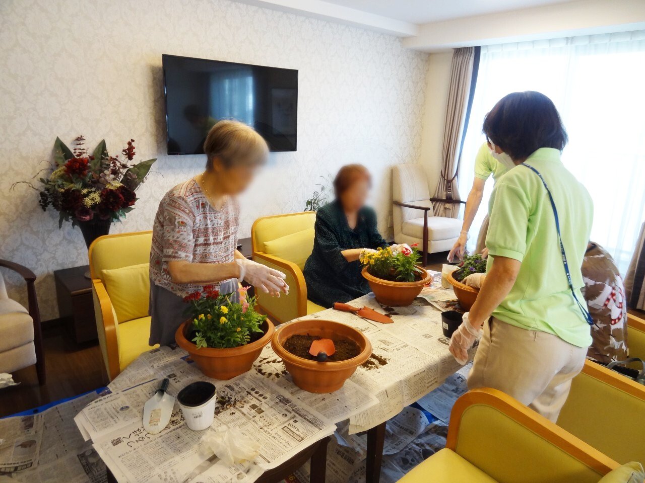 愛情込めて育てます、私たちの小さな庭-1　ニチイホーム渋谷本町
