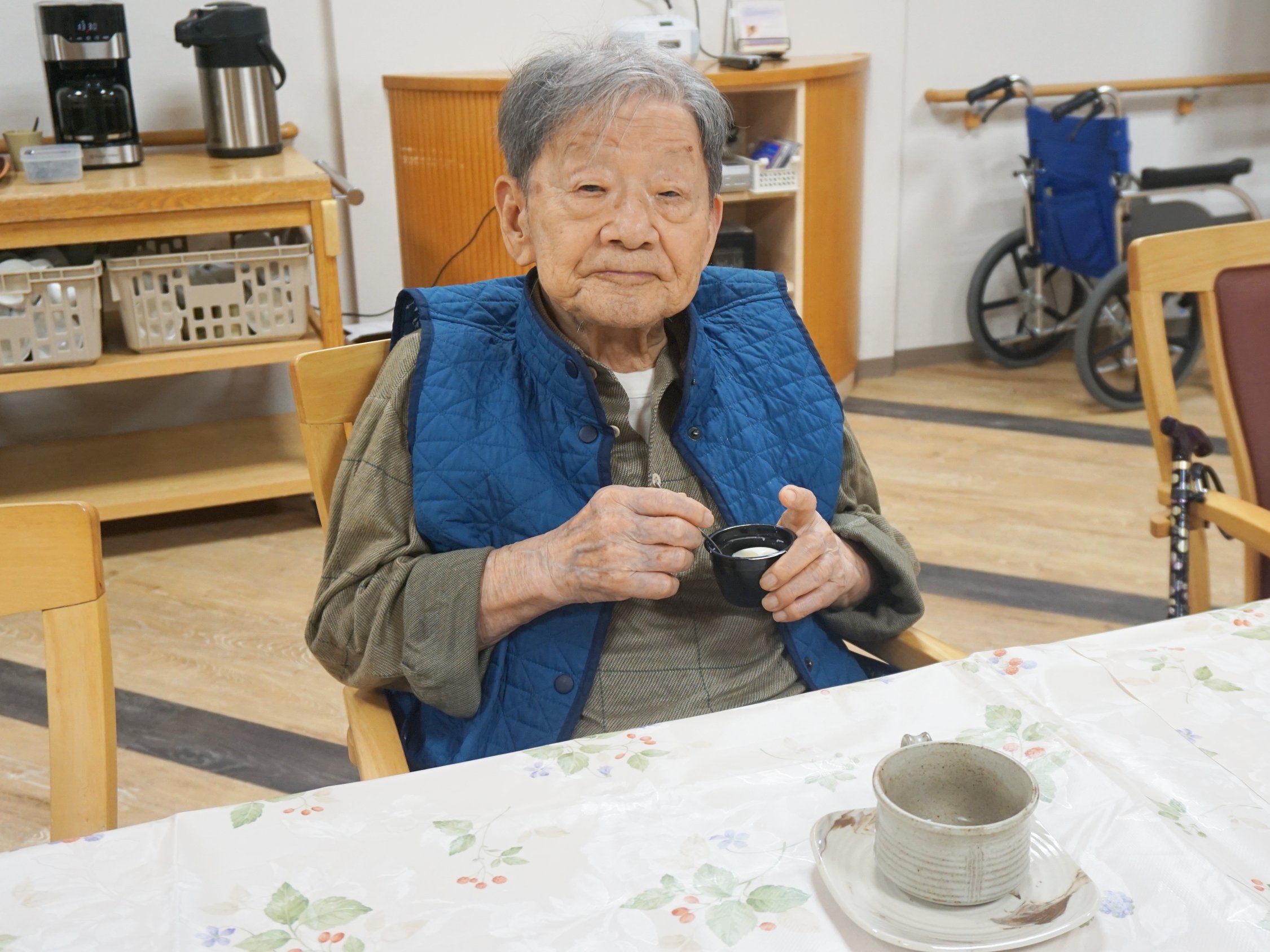 心安らぐ、午後のティータイム-1 ニチイホーム練馬高野台