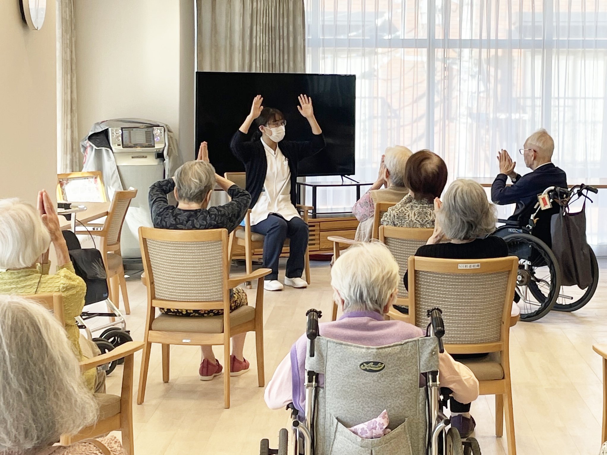 リハビリ体操-2　ニチイホーム杉並松庵